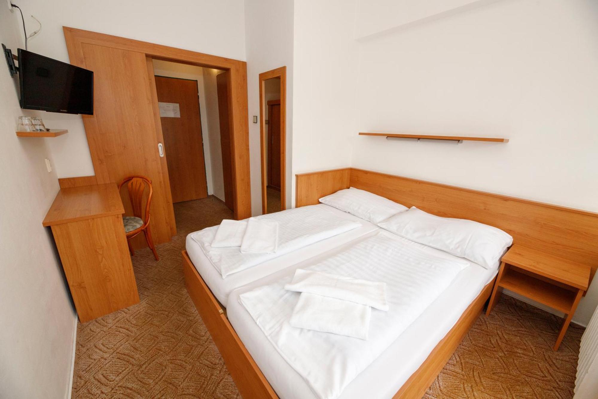 Horsky Hotel Neptun Мала-Моравка Экстерьер фото