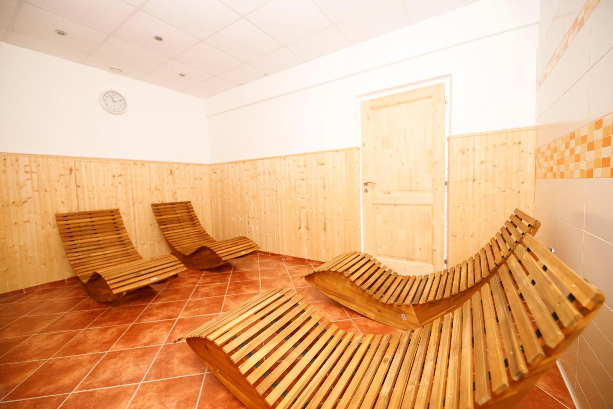 Horsky Hotel Neptun Мала-Моравка Экстерьер фото