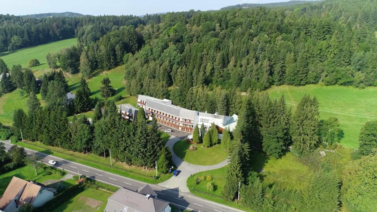 Horsky Hotel Neptun Мала-Моравка Экстерьер фото